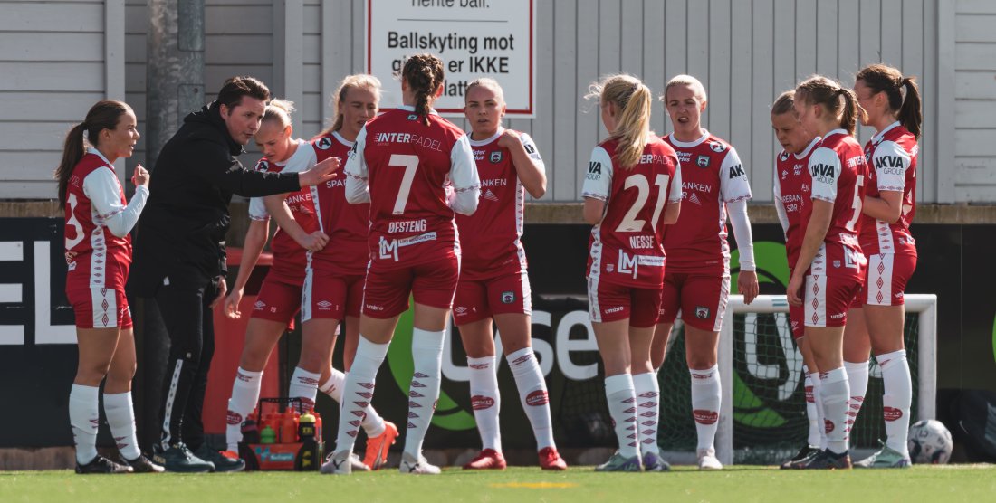 Pål-Stian Eriksen ser frem til å legge treningsbanen bak seg og spille på ekte gress på hovedbanen på Bryne stadion. Foto: Vegard Hanssen