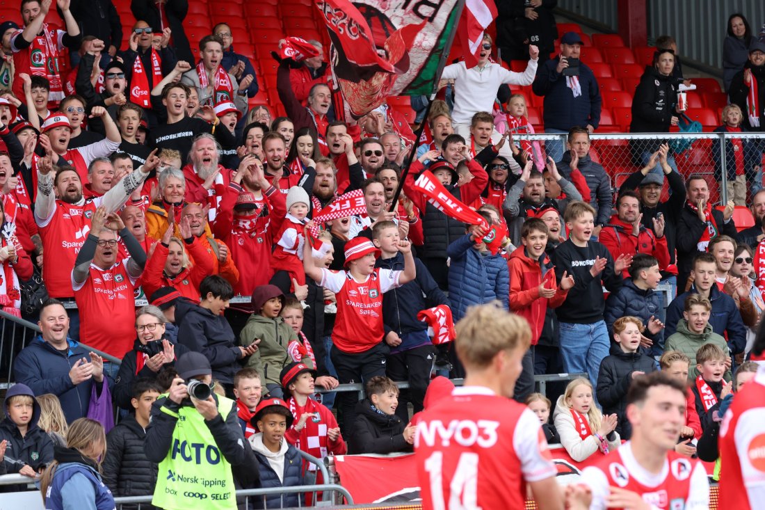 Felt E var fullsatt igjen mot Fredrikstad med enorm støtte fra tribunen.