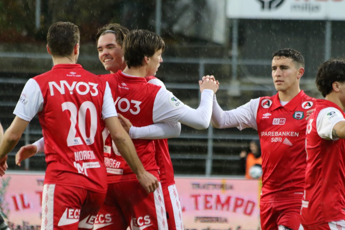 Bryne jubler over en av scoringene mot Sogndal forrige sesong.