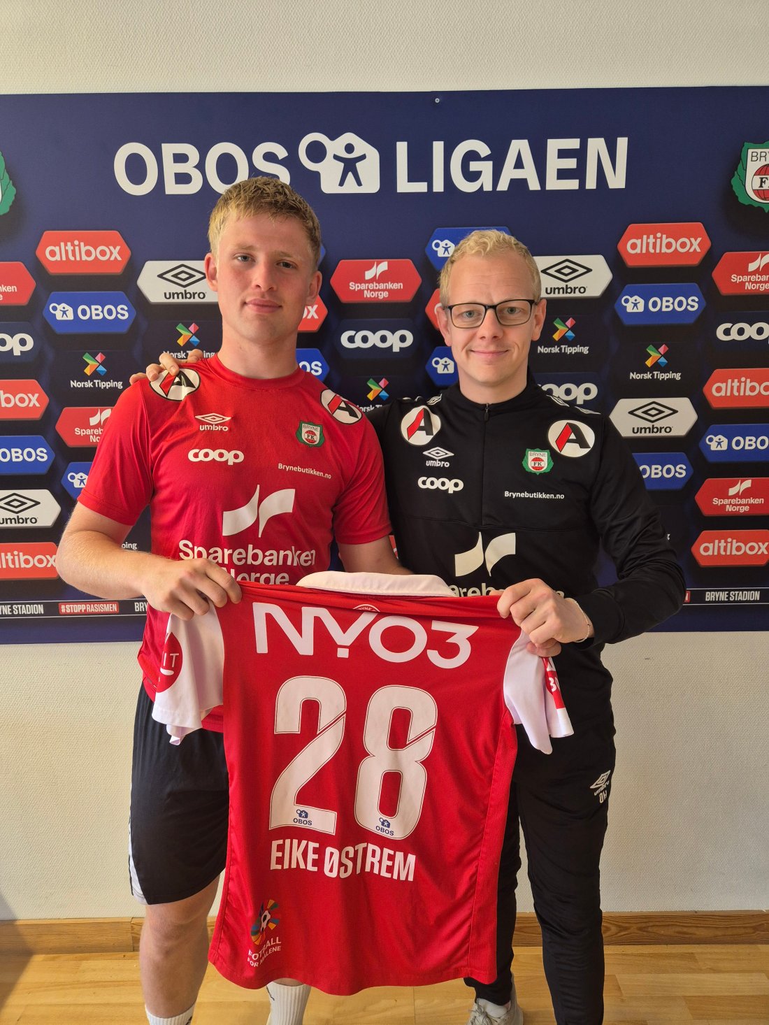 Hovedtrener Ørjan Heiberg er glad for å ha med Jaran Eike Østrem i flere år fremover.