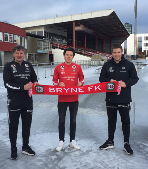 Sixten Jensen signerer 1